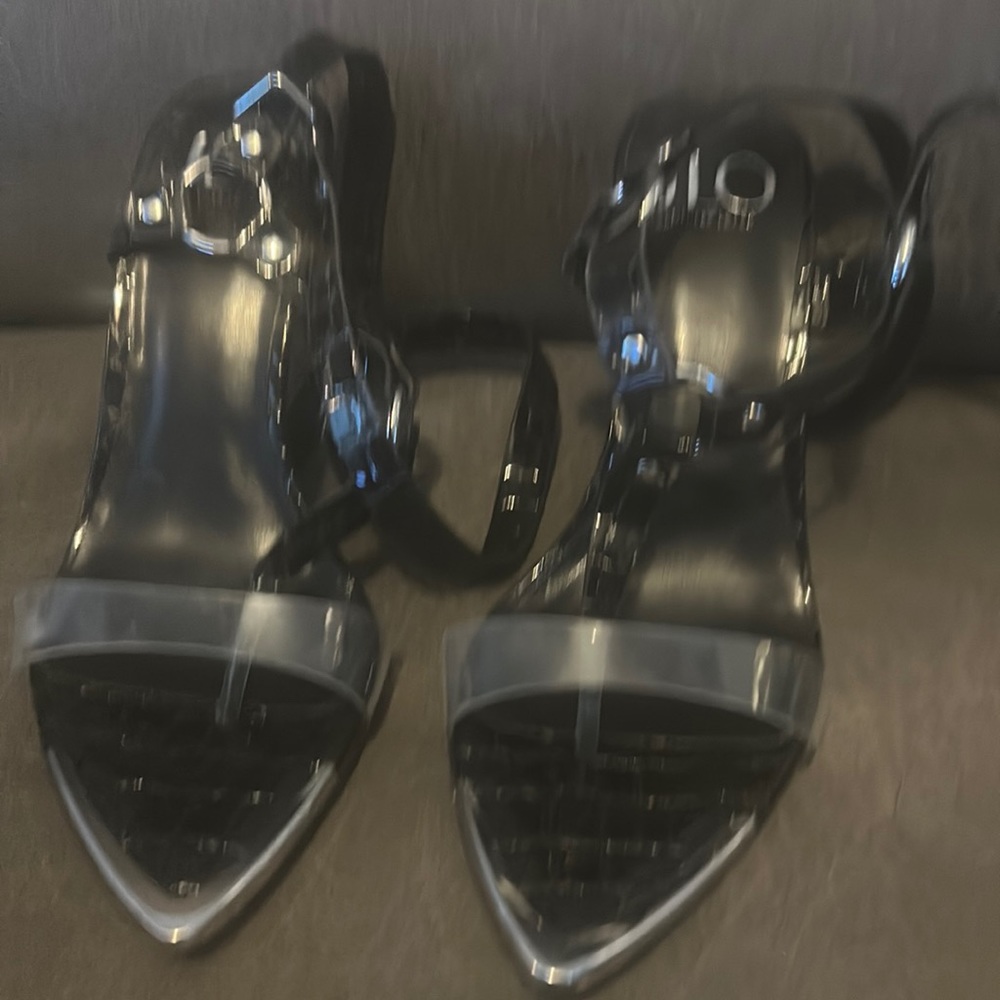 NWT JLO heeled sandals, black.